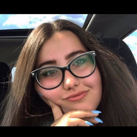 Meet your Posher, Maya - Picture 1 of 1